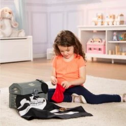 Melissa & Doug Wooden Pirate Chest Set Treasure Eye Patch Bandana -Toy Promotion Store HEA12576 4 opt